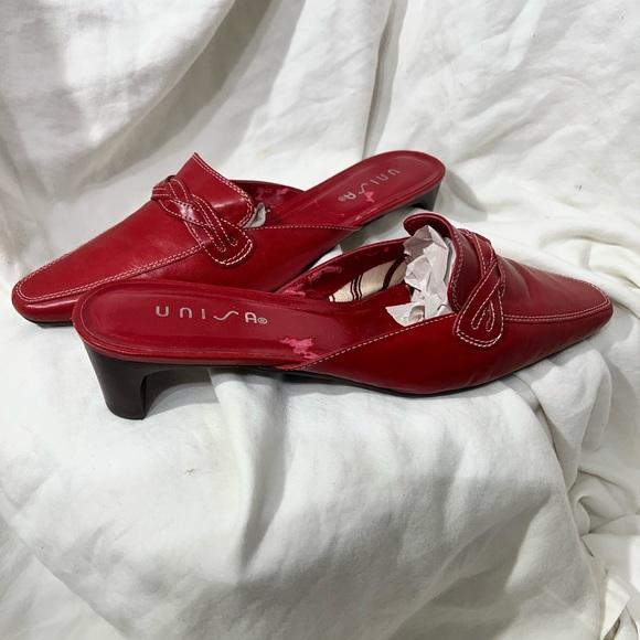 🔥🔥Unisa Red Leather Open Back Mules Slip On Shoes Size 8B Heels 1 3/4 Height. - Picture 7 of 15